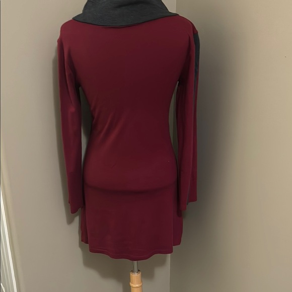 Unik Tunik Red and Black Knee-Length Cowl Neck Dress Size Medium - Picture 3 of 3